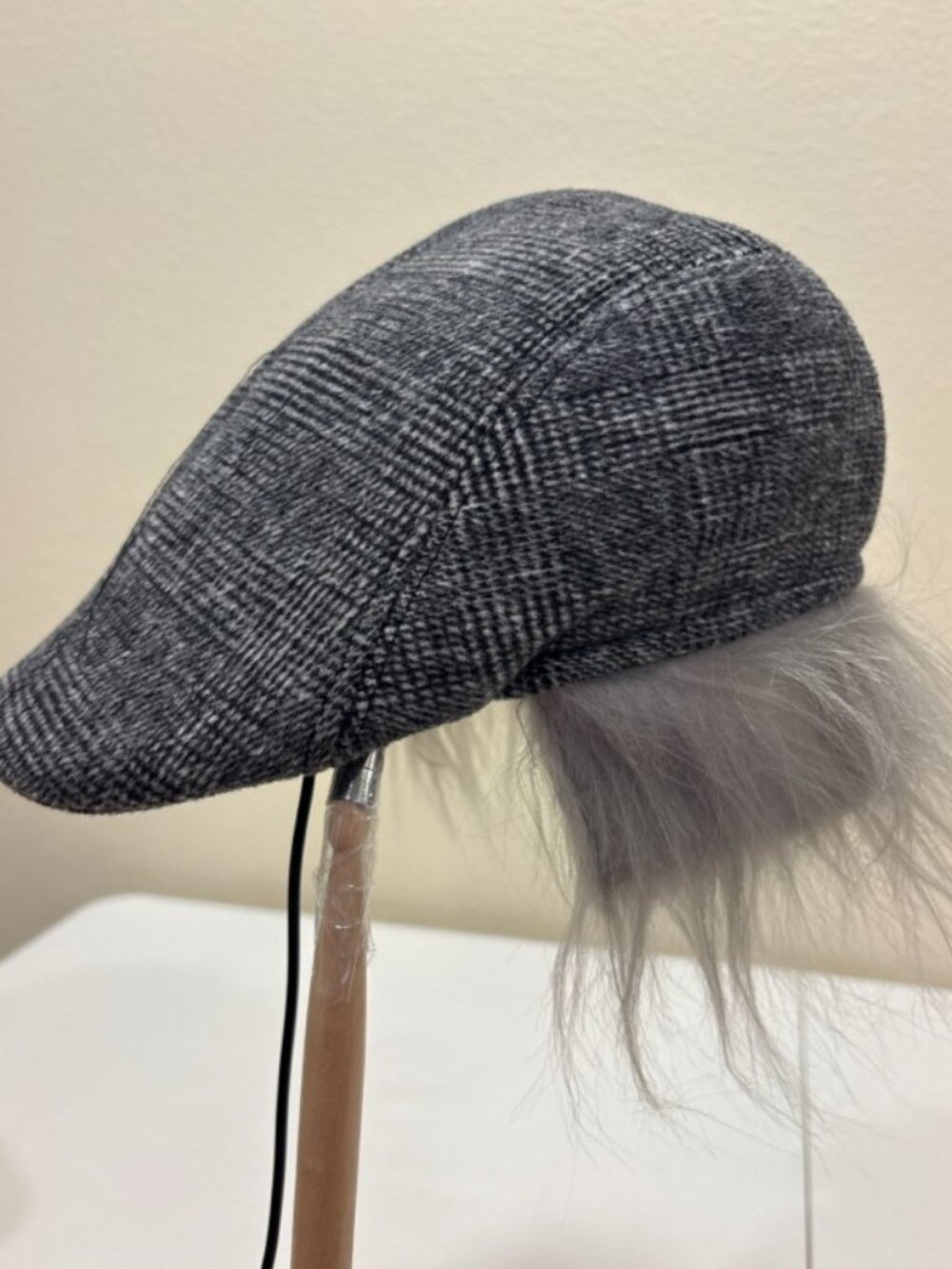 Gray Plaid Flat Cap Newsboy Hat with Gray Hair